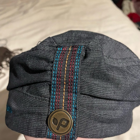 Grey 90s hat - Picture 4 of 6
